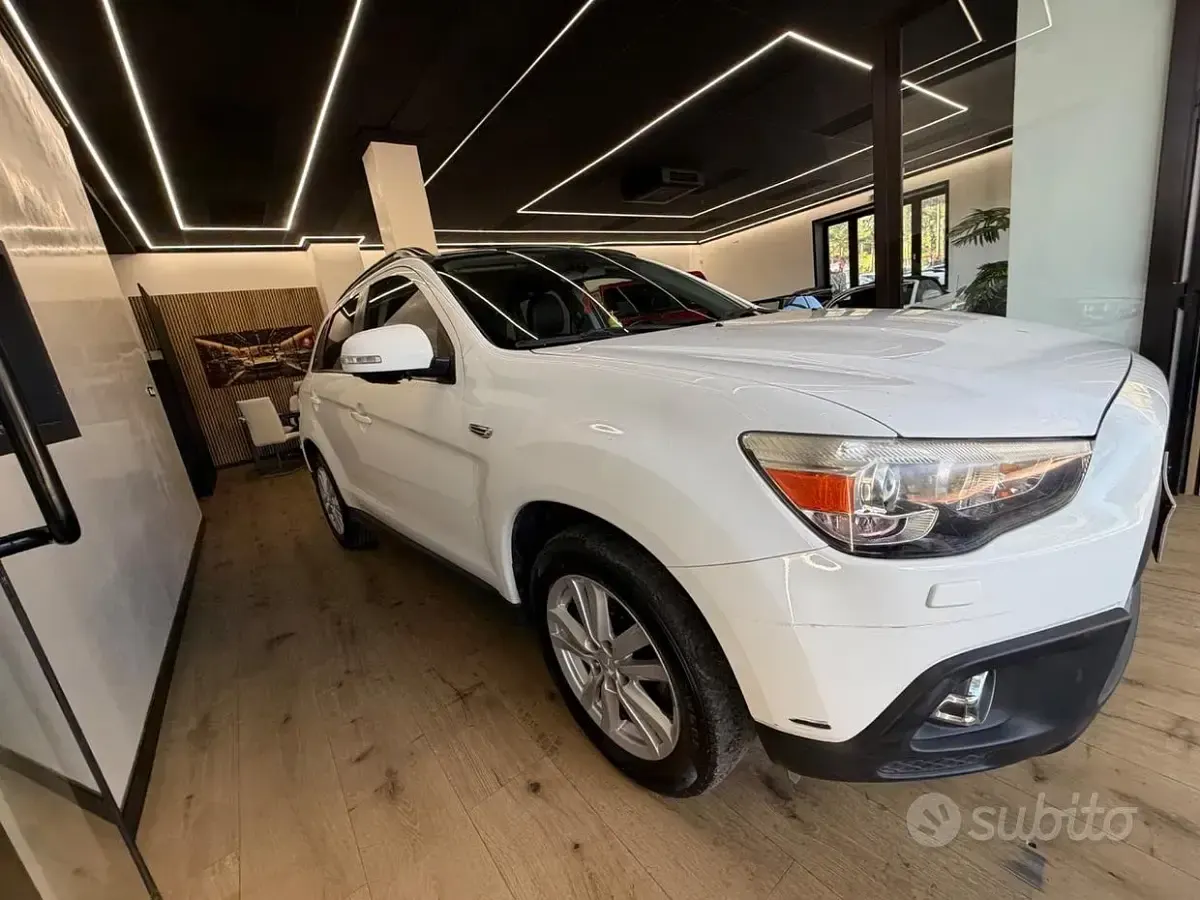 Usata Mitsubishi ASX Invite 150 CV (110 kW) 2012 Bianco SUV