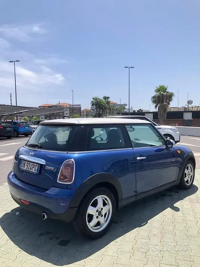 Usata Mini Cooper D 109 CV (80 kW) 2008 Bluazzurro Utilitaria