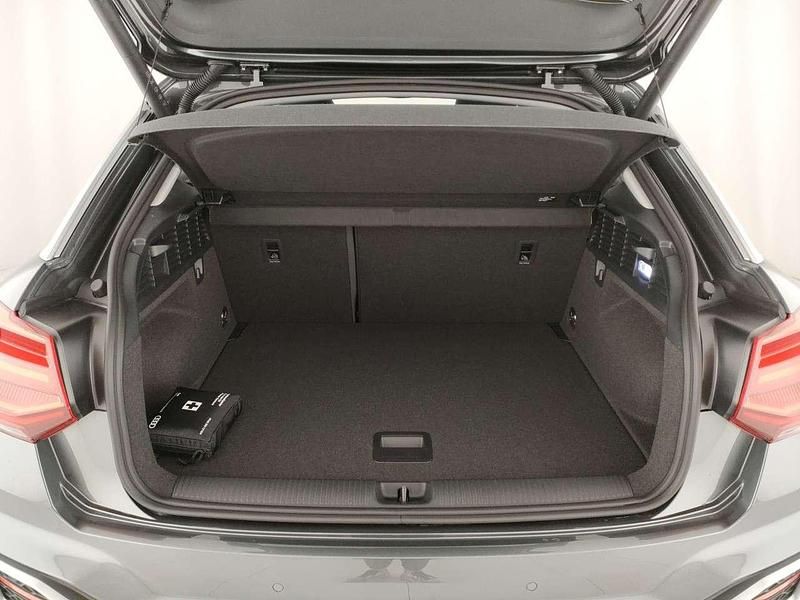Nuova Audi Q2 S-Line 150 CV (110 kW) 2025 Grigio SUV