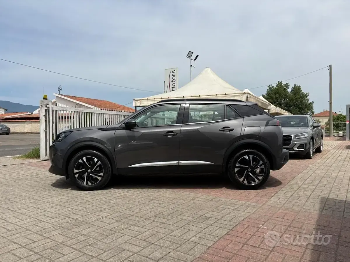 Usata Peugeot 2008 Allure 131 CV (96 kW) 2020 Grigio SUV