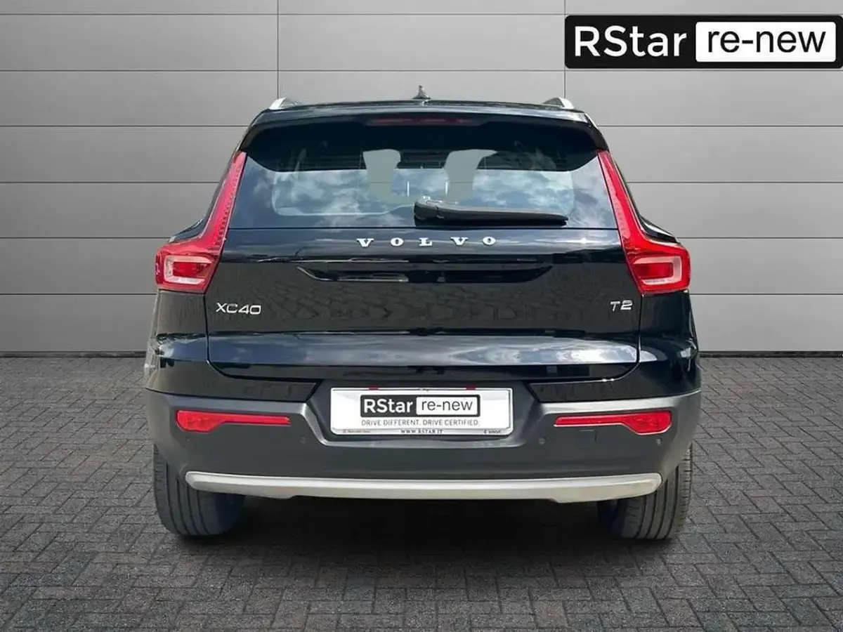 Usata Volvo XC40 Core 129 CV (94 kW) 2023 Nero SUV