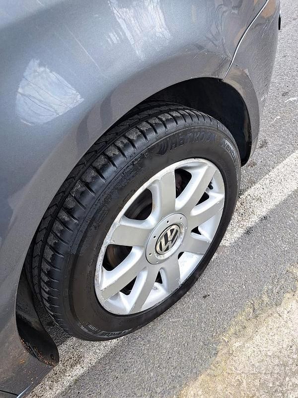 Usata VW Touran Trendline 101 CV (74 kW) 2005 Grigio Monovolume