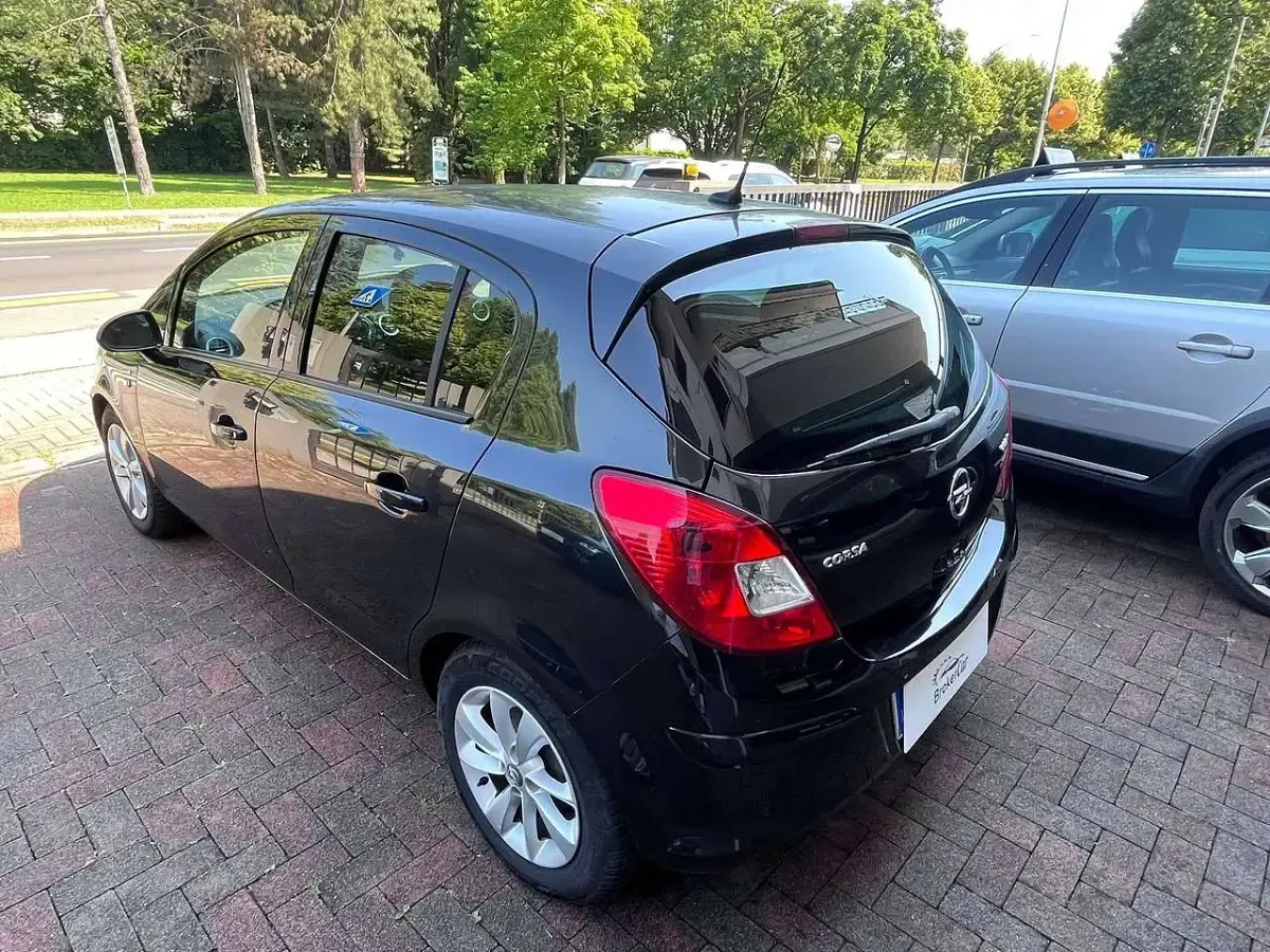 Usata Opel Corsa Edition 95 CV (69 kW) 2014 Nero Utilitaria