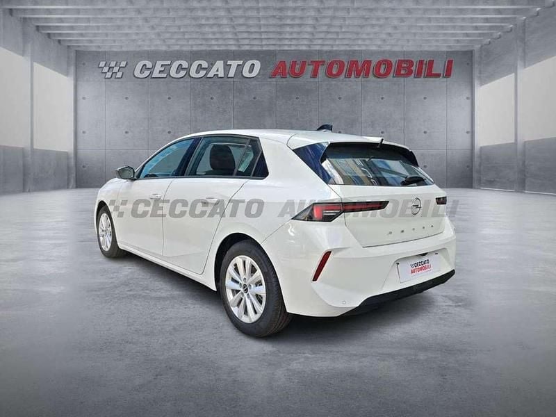 Usata Opel Astra Edition 110 CV (80 kW) 2024 Argento Utilitaria