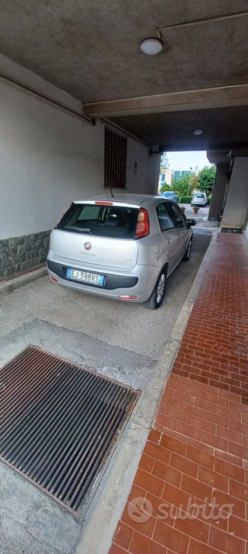 Usata Fiat Grande Punto 90 CV (66 kW) 2011 Grigio Utilitaria