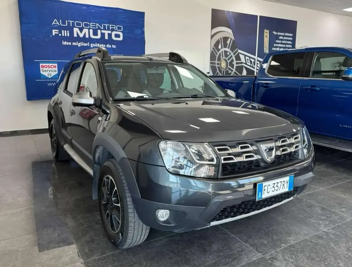 Usata Dacia Duster Prestige 109 CV (80 kW) 2016 Grigio scuro metallizzato SUV