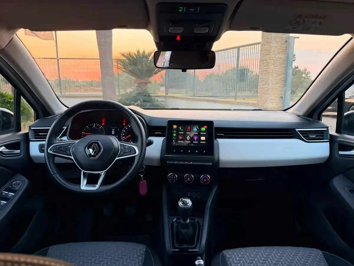Usata Renault Clio Evolution 100 CV (73 kW) 2023 Bianco Utilitaria