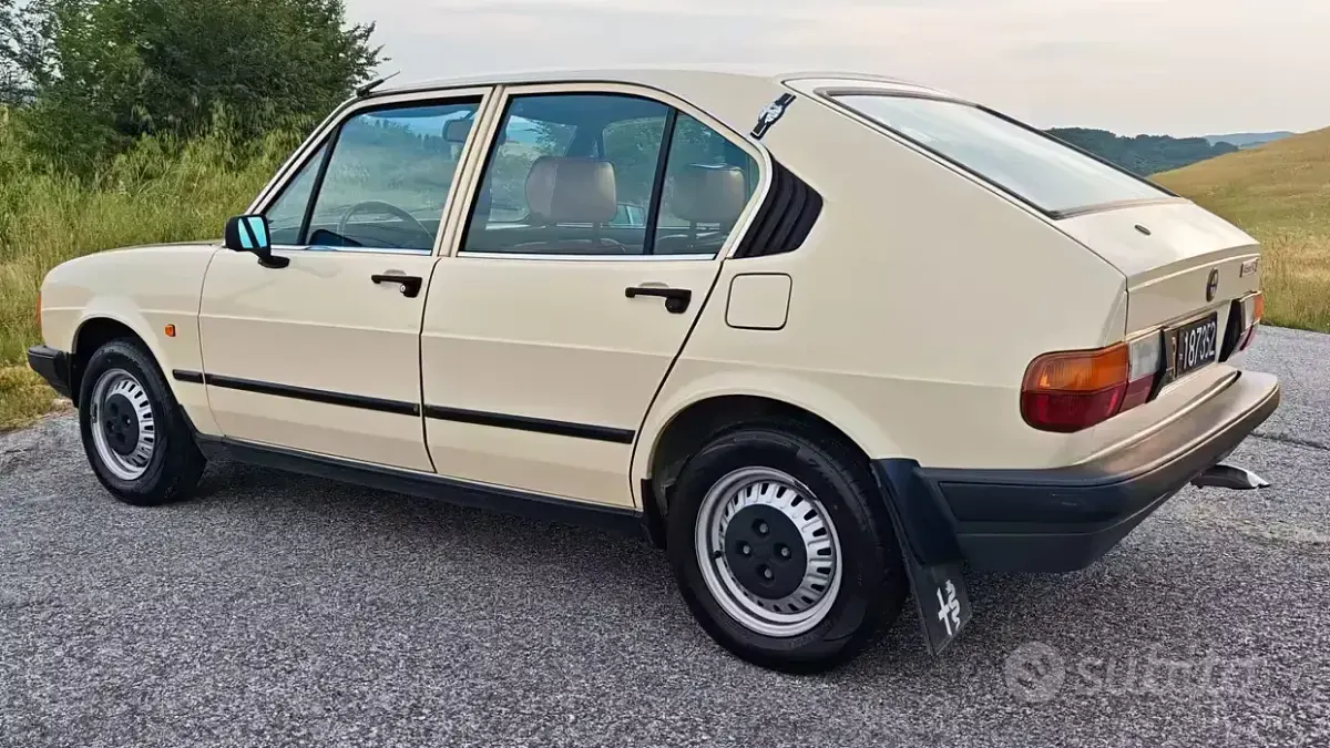 Usata Alfa Romeo Alfasud 79 CV (58 kW) 1982 Giallo Berlina