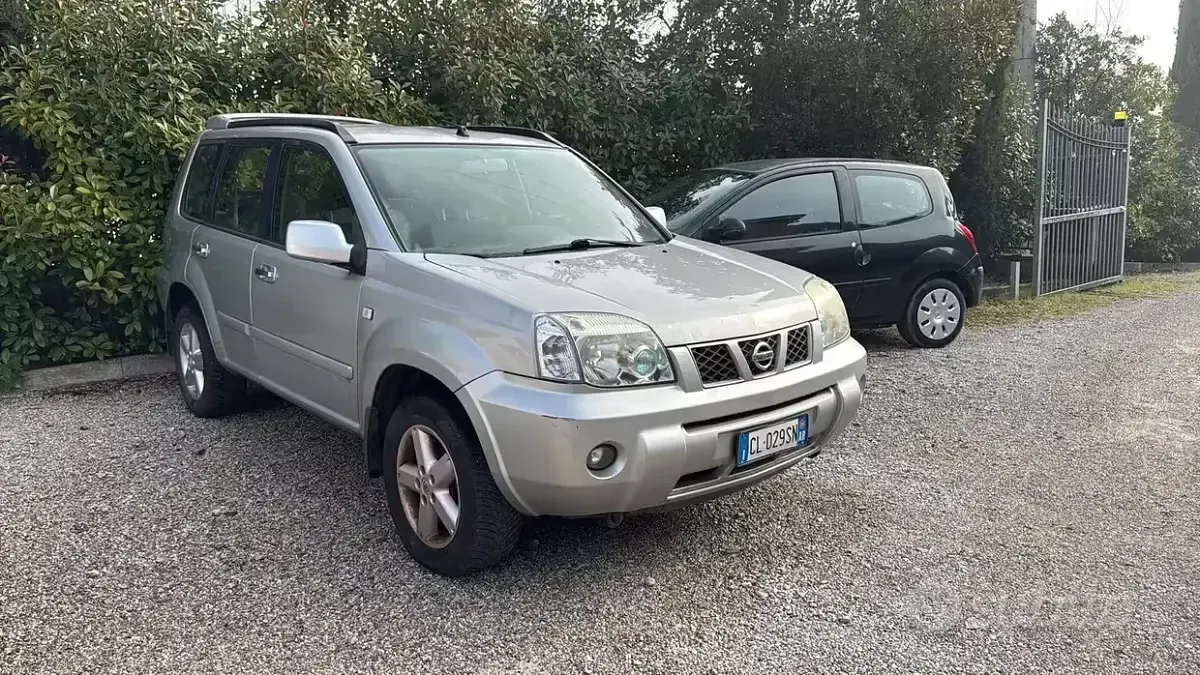 Usata Nissan X-Trail 136 CV (100 kW) 2004 Grigio SUV