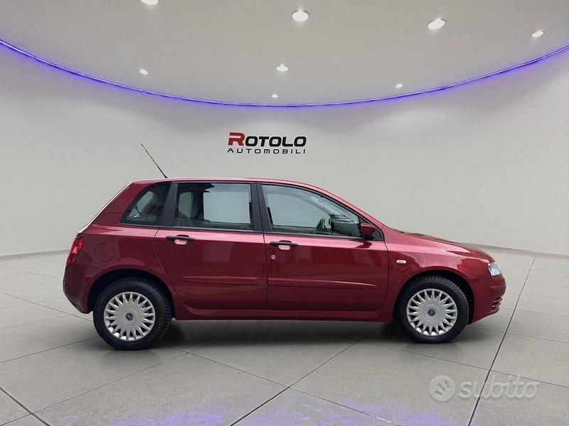 Usata Fiat Stilo Dynamic 103 CV (75 kW) 2004 Rosso Berlina