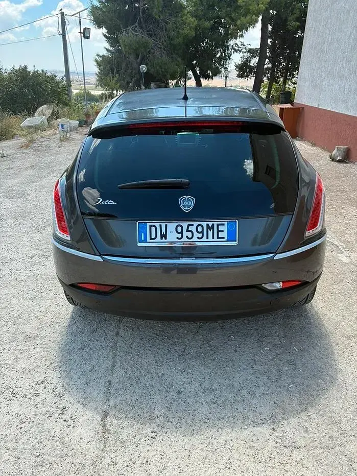 Usata Lancia Delta 120 CV (88 kW) 2009 Utilitaria