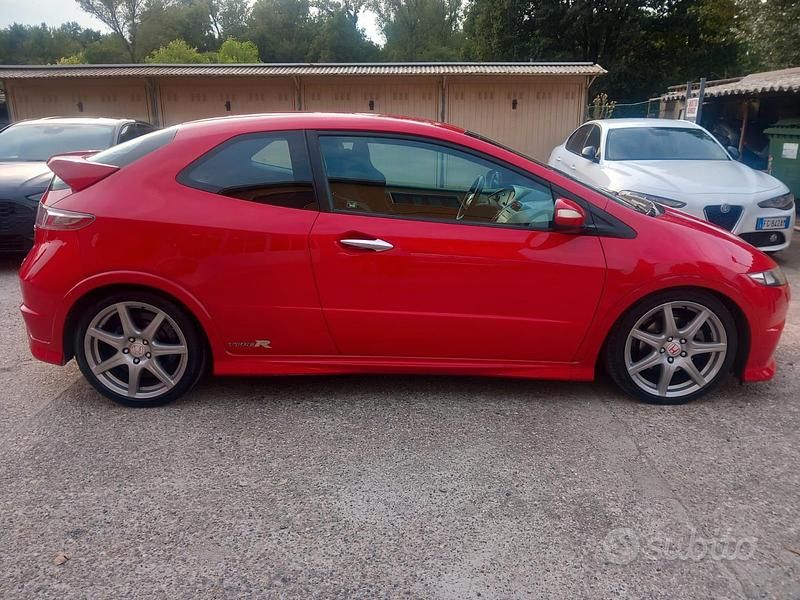 Rosso Usata 2008 Honda Civic Type R Coupé | 14.500 € (Cara) - Immagine 1/4