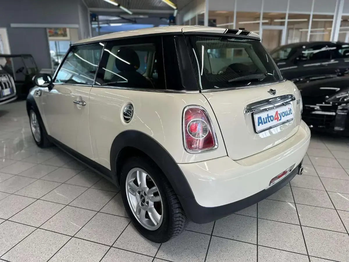 Usata Mini ONE 75 CV (55 kW) 2011 Panna Utilitaria
