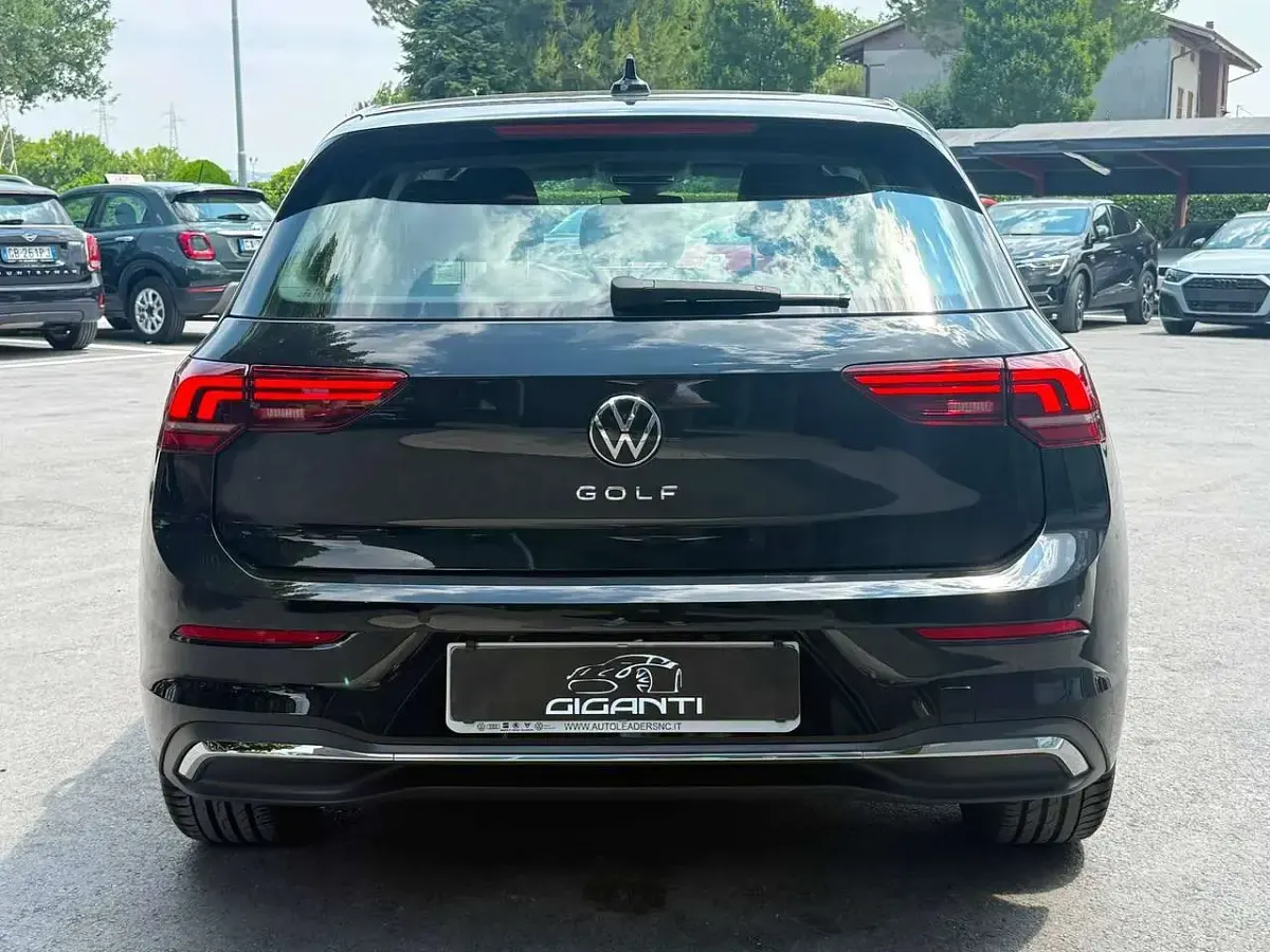 Usata VW Golf VIII Style 150 CV (110 kW) 2025 Nero Berlina