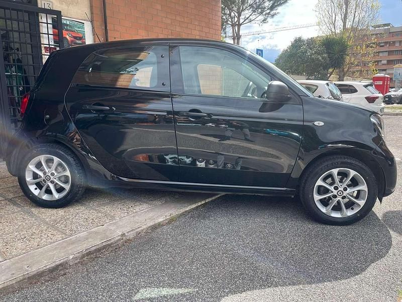 Usata Smart ForFour 71 CV (52 kW) 2019 Nero Utilitaria