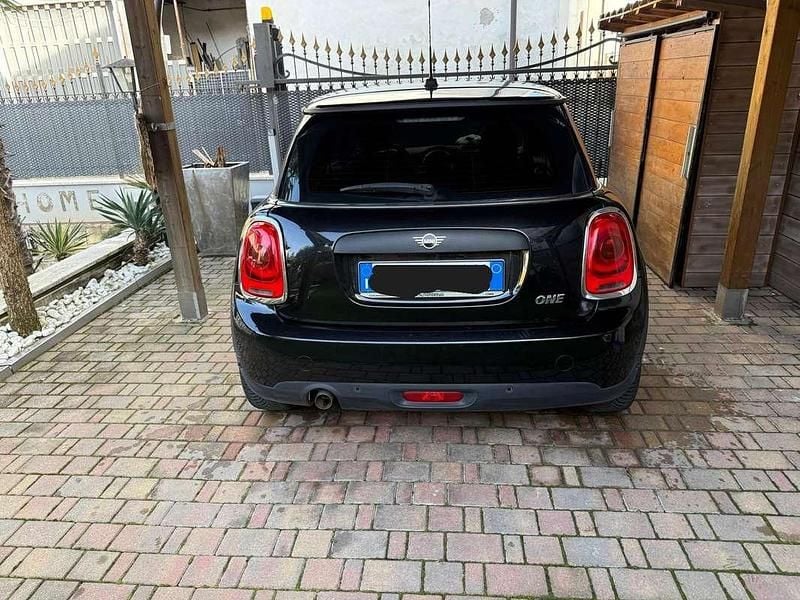 Usata Mini ONE Classic 75 CV (55 kW) 2021 Nero Utilitaria