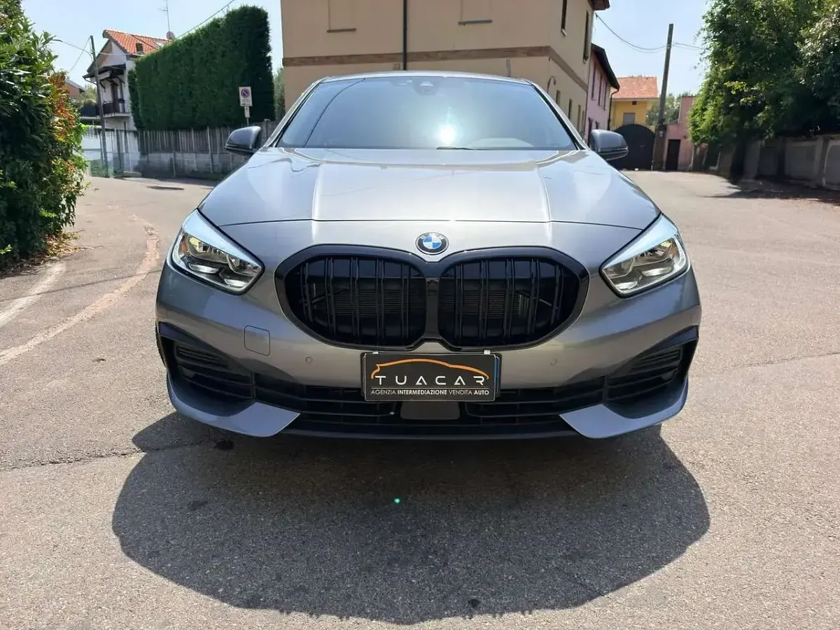 Usata BMW 118 Advantage 136 CV (100 kW) 2023 Grigio Berlina