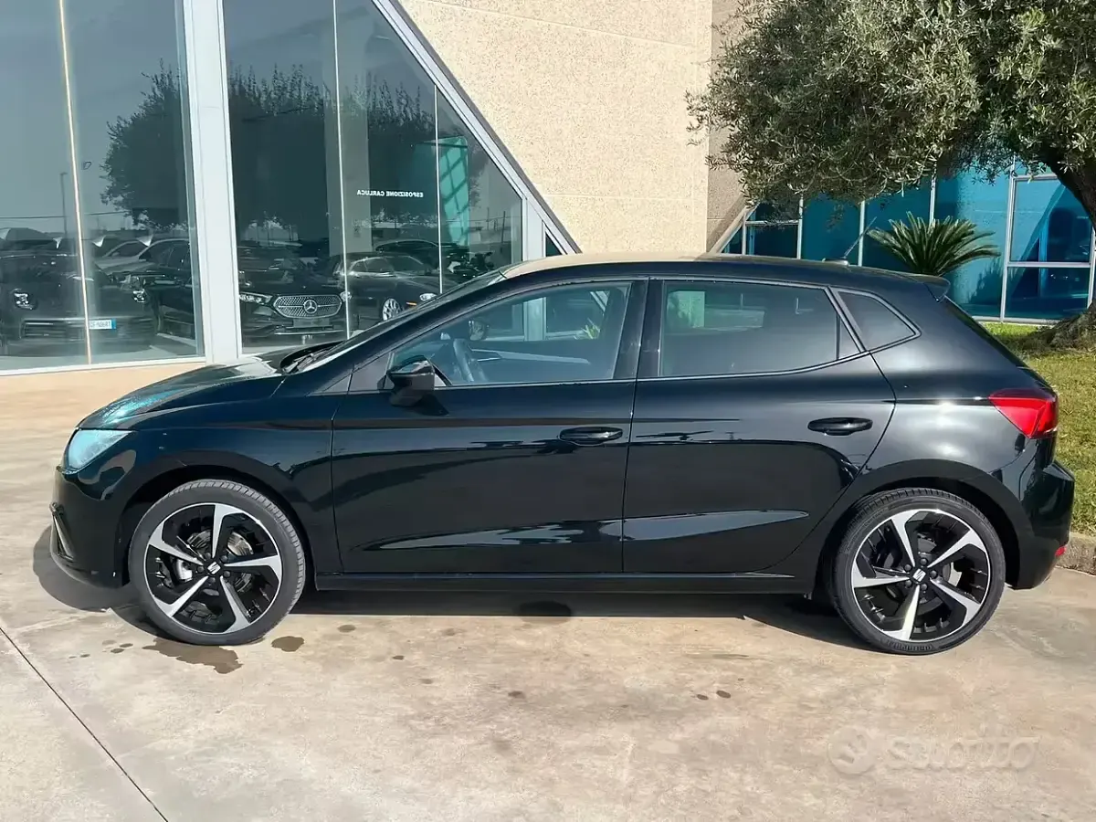 Nouă Seat Ibiza FR 95 CP (69 kW) 2026 Negru Hatchback