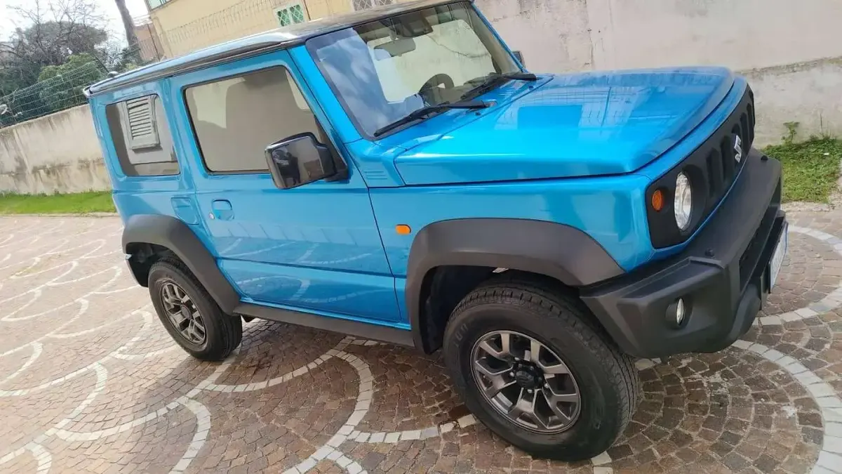 Usata Suzuki Jimny 102 CV (75 kW) 2020 Blu/azzurro SUV