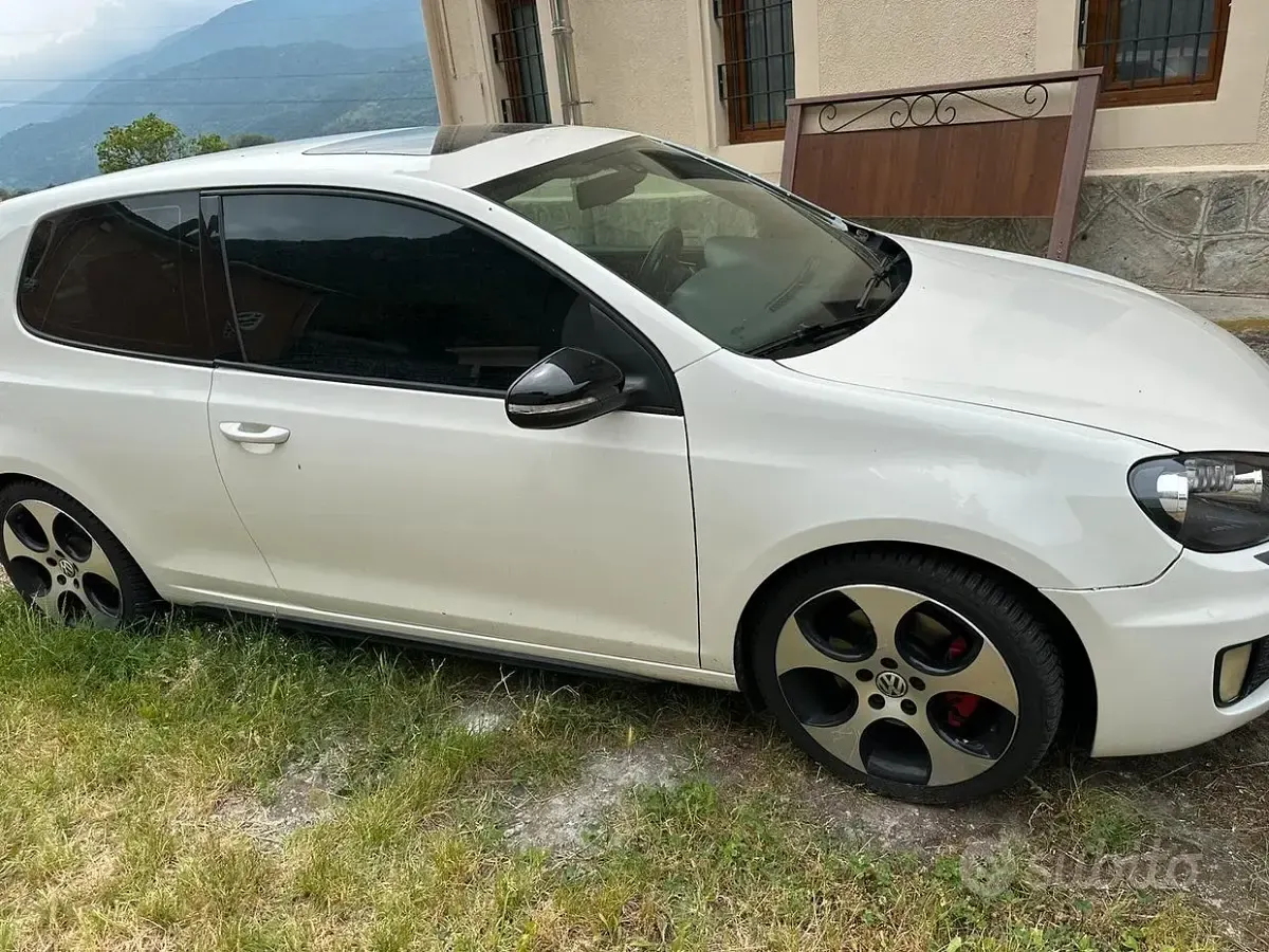 Usata VW Golf VI GTI 211 CV (155 kW) 2009 Bianco Utilitaria