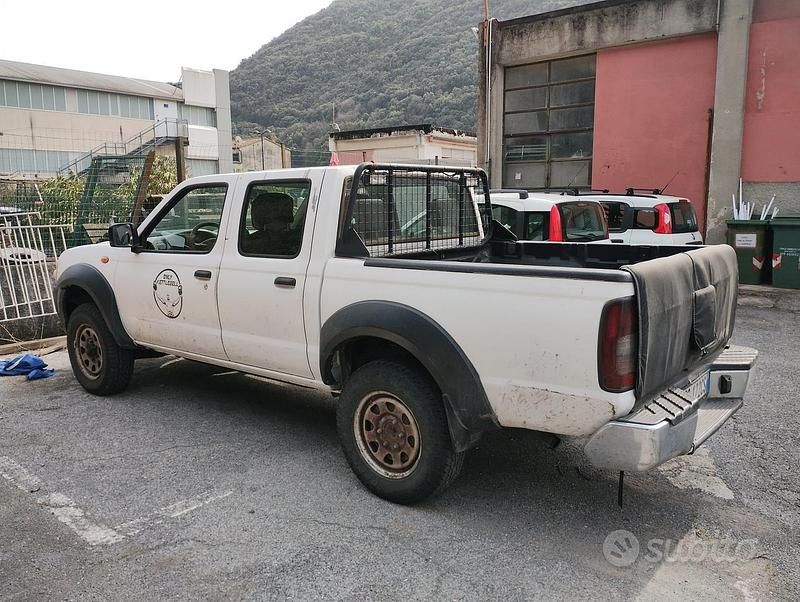 Usata Nissan Navara 2010 Bianco Pick-up