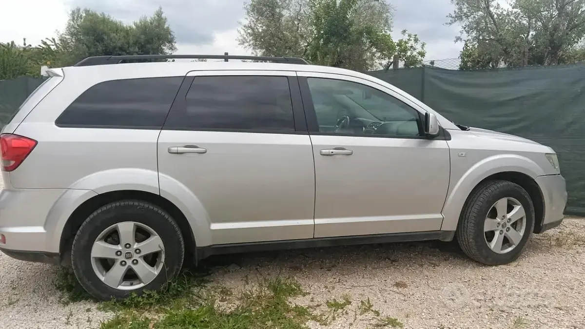 Usata Fiat Freemont 140 CV (102 kW) 2011 Grigio SUV