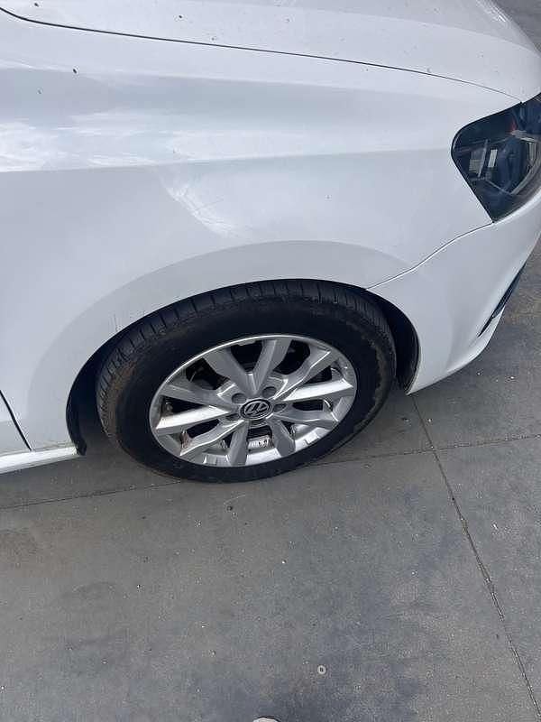 Usata Ford Fiesta 95 CV (69 kW) 2010 Bianco Utilitaria