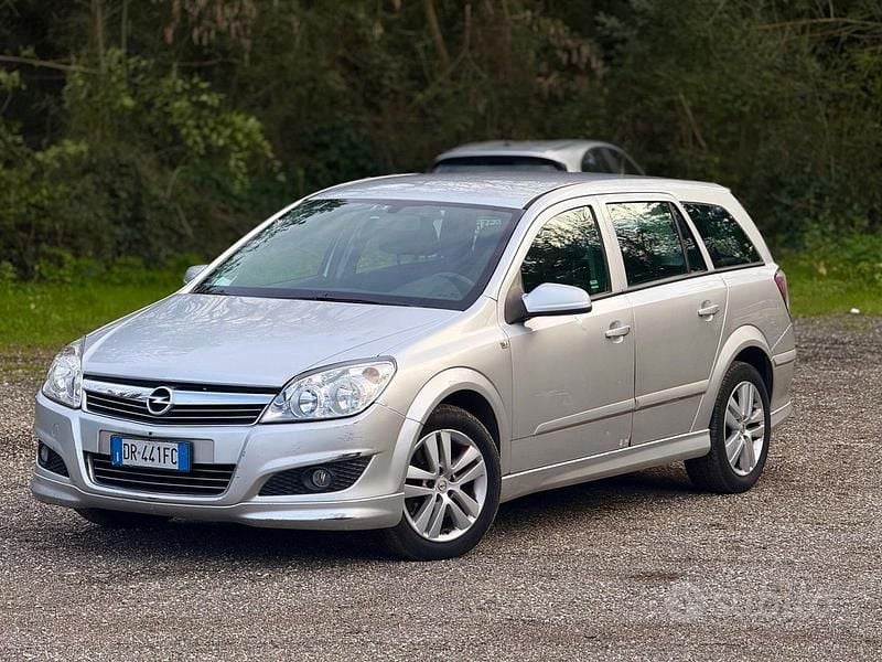 Usata Opel Astra Cosmo 125 CV (91 kW) 2008 Grigio Station wagon