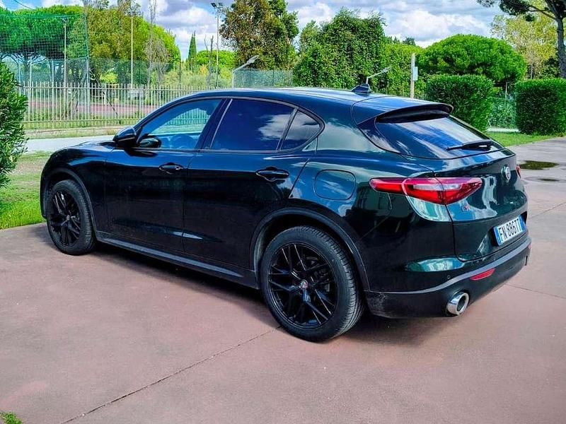 Usata Alfa Romeo Stelvio Executive 179 CV (131 kW) 2018 Verde SUV