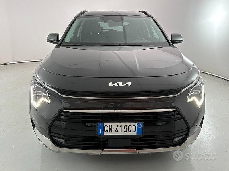 Usata Kia Niro Premium 105 CV (77 kW) 2023 Grigio SUV