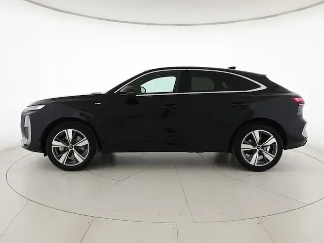 Nuova Audi Q3 Sportback Comfort 204 CV (150 kW) 2026 Nero mito metallizzato SUV