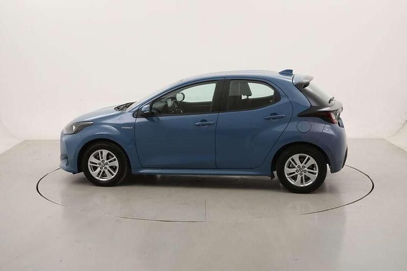 Usata Toyota Yaris Hybrid Active 116 CV (85 kW) 2021 Blu Utilitaria