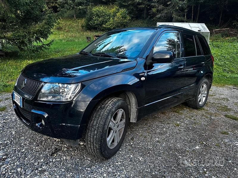 Usata Suzuki Grand Vitara 129 CV (94 kW) 2006 Nero Berlina