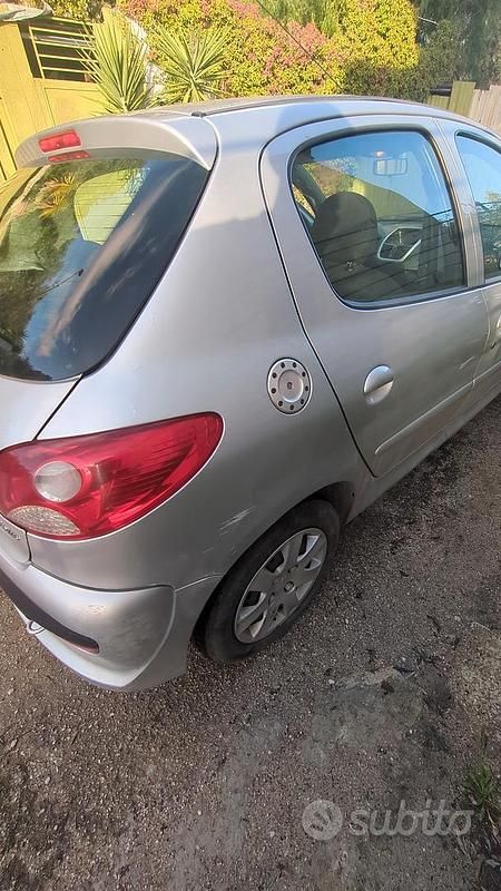Usata Peugeot 206 68 CV (50 kW) 2010 Grigio Utilitaria