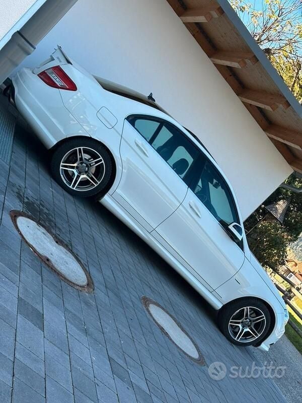 Usata Mercedes C320 224 CV (164 kW) 2009 Bianco Berlina