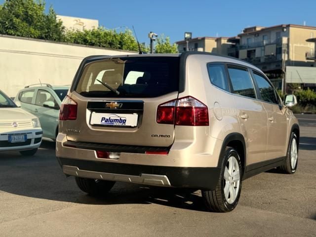 Begagnad Chevrolet Orlando LTZ 163 HK (119 kW) 2012 Svart Minibuss