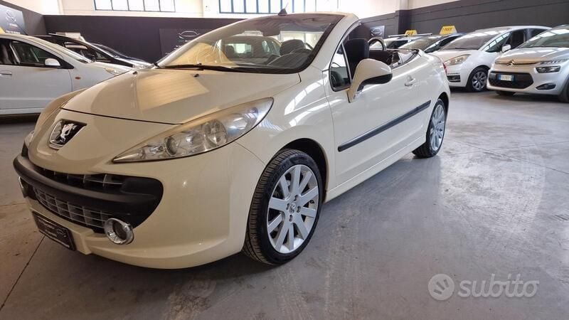 Usata Peugeot 207 CC 120 CV (88 kW) 2007 Beige Cabrio