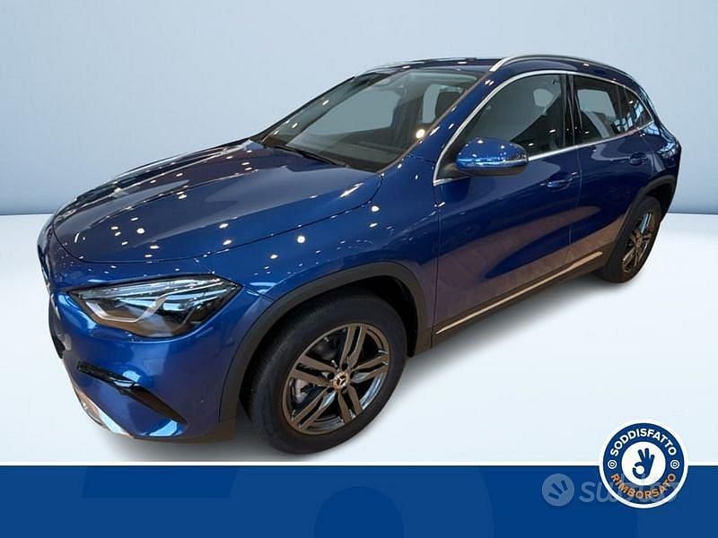 Usata Mercedes GLA200 Advanced 150 CV (110 kW) 2024 Blu metallizzato SUV