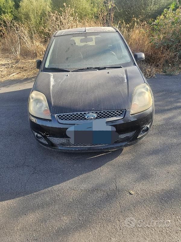 Usata Ford Fiesta 68 CV (50 kW) 2008 Nero Utilitaria