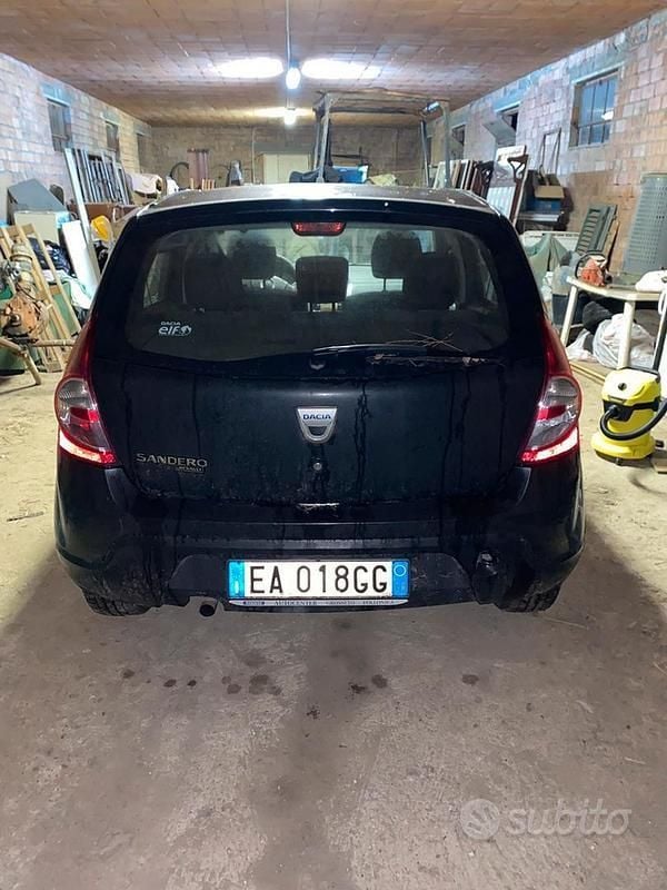 Usata Dacia Sandero 75 CV (55 kW) 2010 Utilitaria