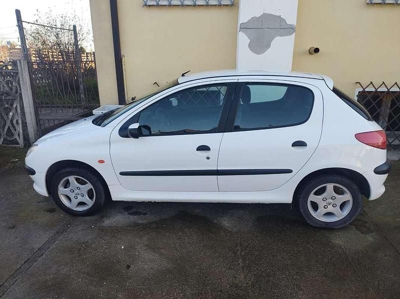 Usata Peugeot 206 75 CV (55 kW) 1999 Utilitaria