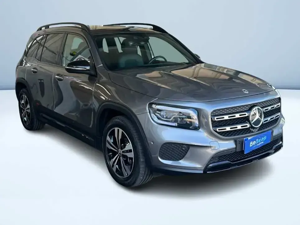 Usata Mercedes GLB200 150 CV (110 kW) 2021 Grigio SUV