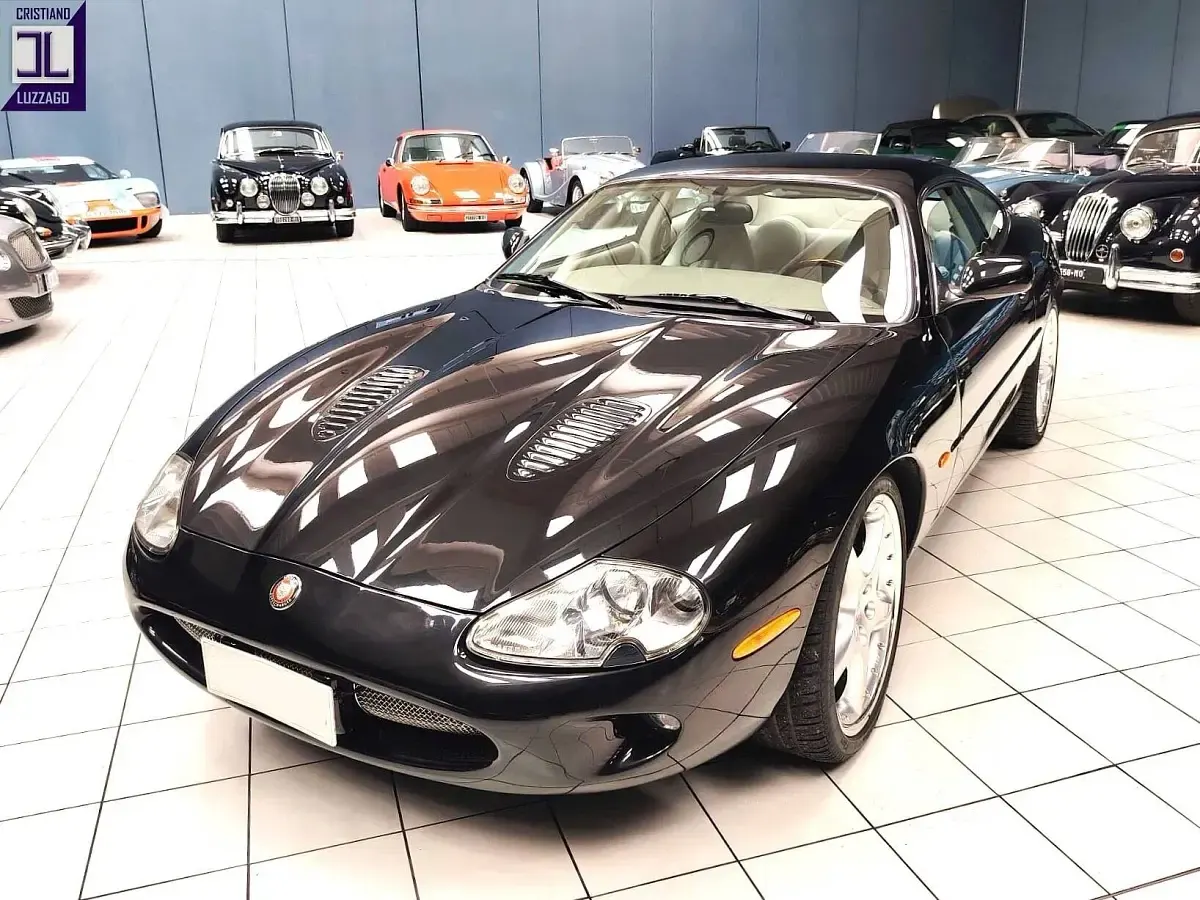 Usata Jaguar XKR 363 CV (266 kW) 1998 Nero Coupé