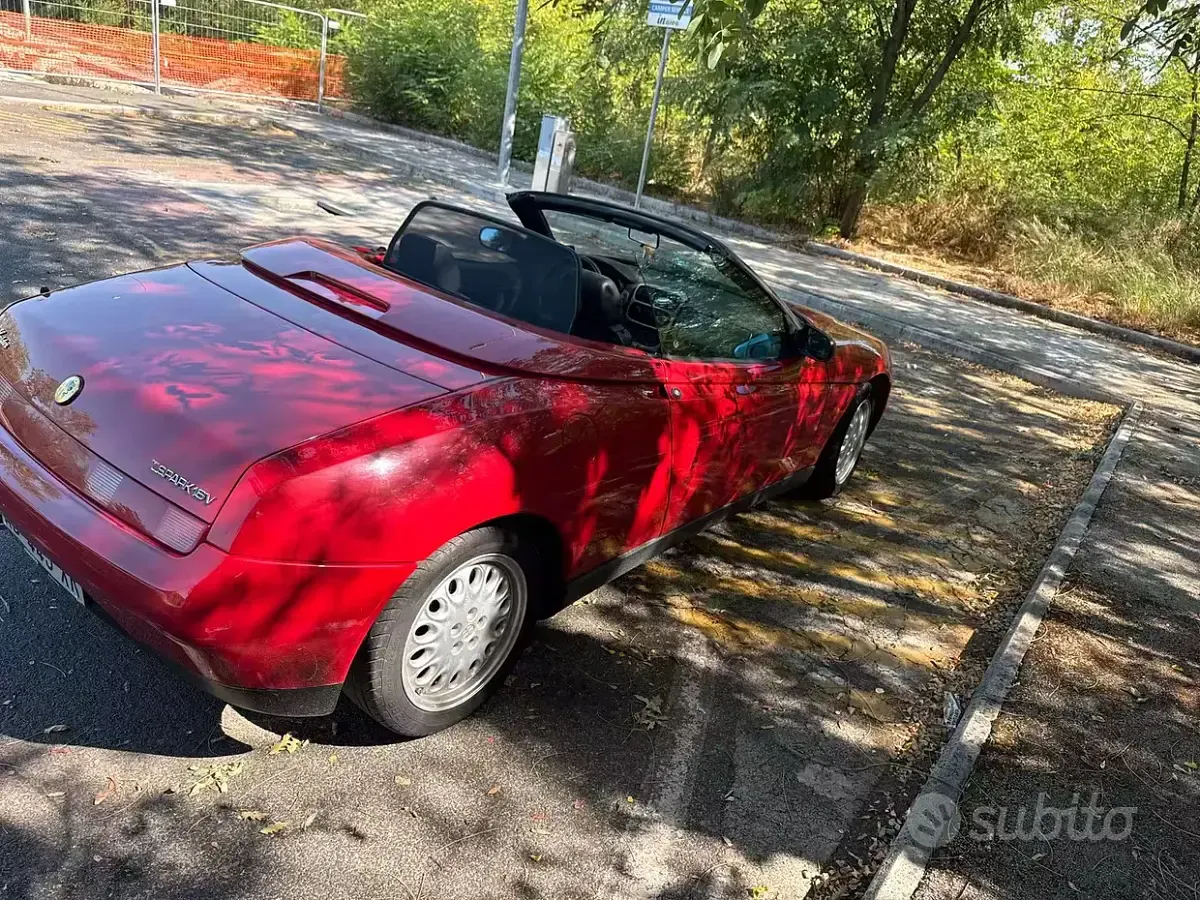 Usata Alfa Romeo Spider 150 CV (110 kW) 1995 Rosso Cabrio