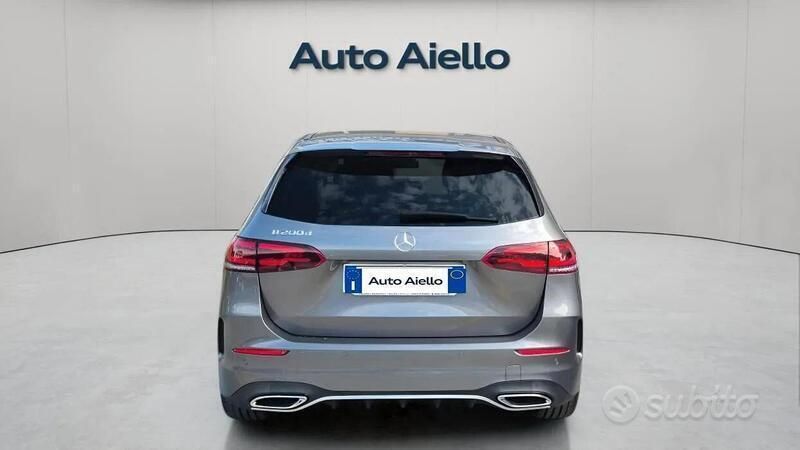 Usata Mercedes B200 Premium 150 CV (110 kW) 2019 Grigio Monovolume