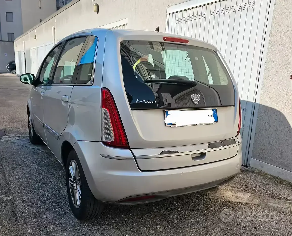 Usata Lancia Musa 120 CV (88 kW) 2012 Monovolume