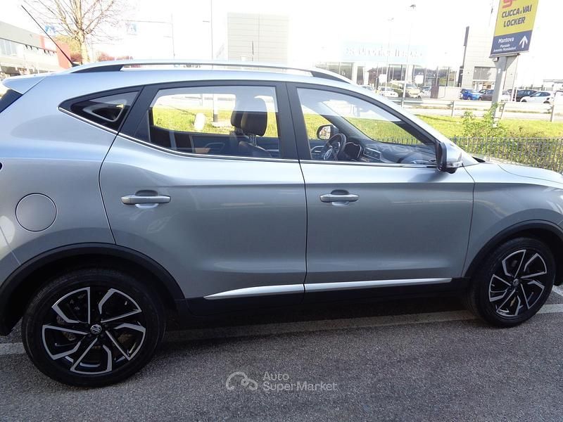 Usata MG ZS Luxury 106 CV (77 kW) 2023 Argento SUV