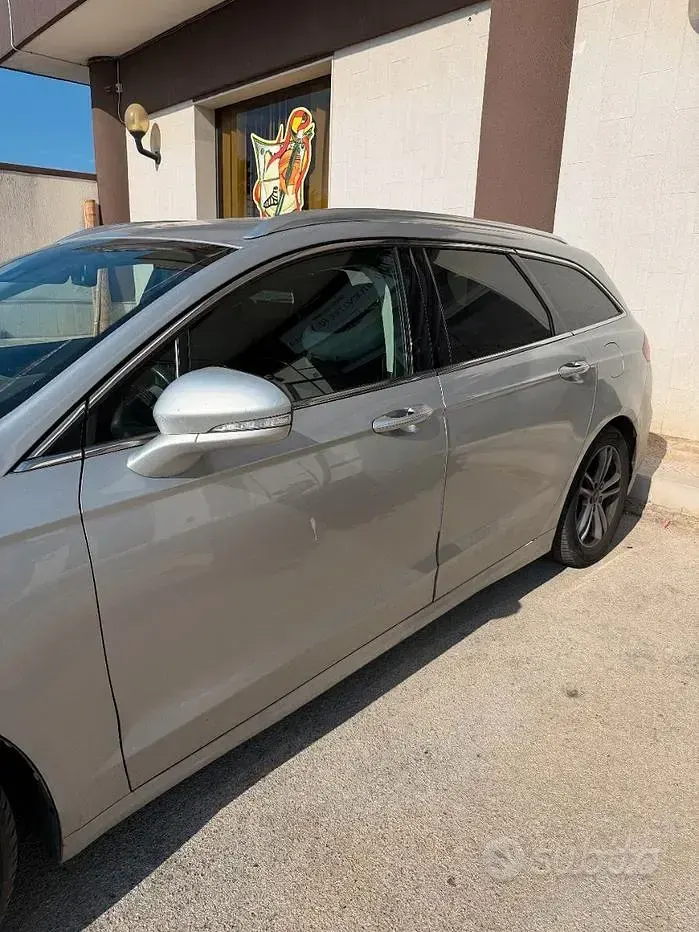 Usata Ford Mondeo 180 CV (132 kW) 2017 Grigio Station wagon