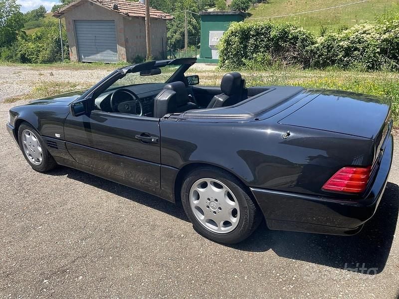 Usata Mercedes SL300 231 CV (169 kW) 1992 Nero Cabrio