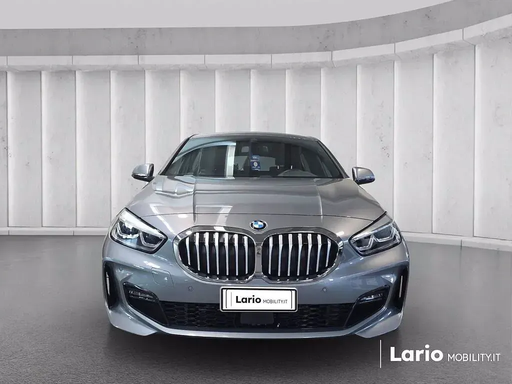 Usata BMW 120 M Sport 190 CV (139 kW) 2023 Skyscraper grey metallic Utilitaria